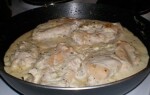Курица под белым соусом