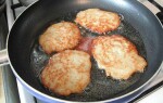 Как приготовить драники с луком и шпиком